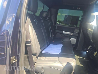 2025 Ford Super Duty F-350 Platinum Crew Cab Medium Bed - miniatura 16