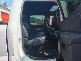 2025 Ford Super Duty F-350 Platinum Crew Cab Medium Bed - miniatura 16