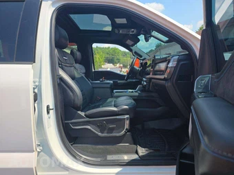 2025 Ford Super Duty F-350 Platinum Crew Cab Medium Bed - miniatura 18