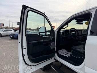 2025 Ford Super Duty F-350 Platinum Crew Cab Medium Bed - miniatura 12
