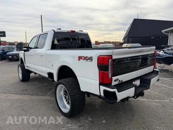 2025 Ford Super Duty F-350 Platinum Crew Cab Medium Bed - miniatura 3