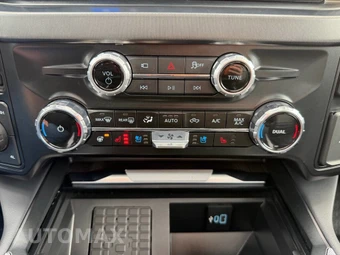 2025 Ford Super Duty F-350 Platinum Crew Cab Medium Bed - miniatura 30