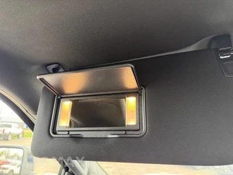 2025 Ford Super Duty F-350 Platinum Crew Cab Medium Bed - miniatura 38