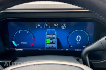 2025 Ford Super Duty F-350 Platinum Crew Cab Medium Bed - miniatura 48