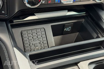 2025 Ford Super Duty F-350 Platinum Crew Cab Medium Bed - miniatura 57