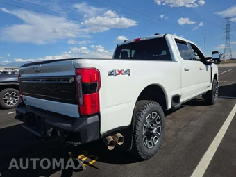 2025 Ford Super Duty F-350 Platinum Crew Cab Medium Bed - miniatura 3