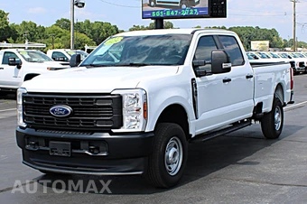2025 Ford Super Duty F-350 XL Crew Cab Long Bed - miniatura 3
