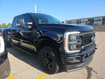 2025 Ford Super Duty F-350 XL Crew Cab Long Bed - miniatura 3
