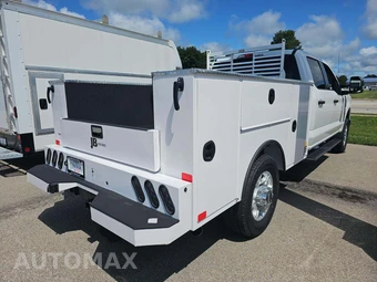2025 Ford Super Duty F-350 XLT Crew Cab Long Bed - miniatura 3