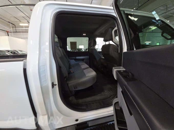 2025 Ford Super Duty F-350 XLT Crew Cab Long Bed - miniatura 13