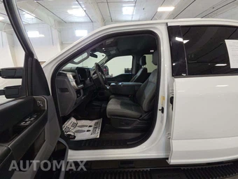 2025 Ford Super Duty F-350 XLT Crew Cab Long Bed - miniatura 3