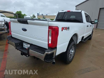 2025 Ford Super Duty F-350 XLT Crew Cab Long Bed - miniatura 3