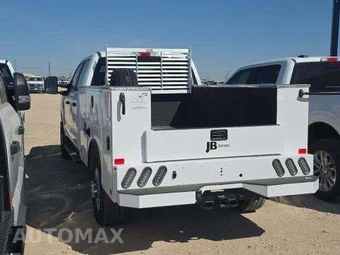 2025 Ford Super Duty F-350 XLT Crew Cab Long Bed - miniatura 2