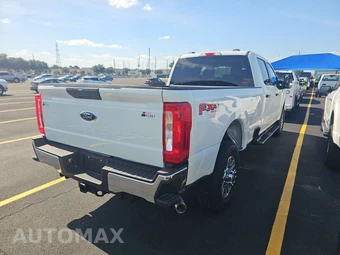2025 Ford Super Duty F-350 XLT Crew Cab Long Bed - miniatura 4