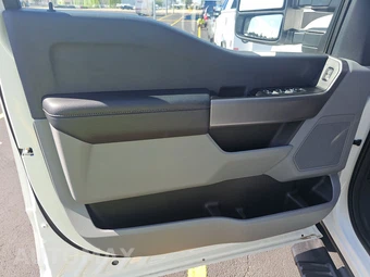 2025 Ford Super Duty F-350 XLT Crew Cab Long Bed - miniatura 9