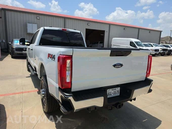 2025 Ford Super Duty F-350 XLT Crew Cab Long Bed - miniatura 2