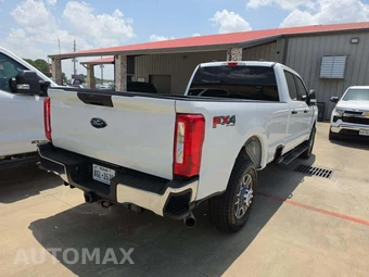 2025 Ford Super Duty F-350 XLT Crew Cab Long Bed - miniatura 3