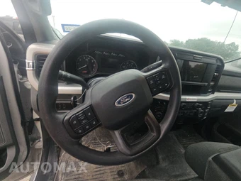 2025 Ford Super Duty F-350 XLT Crew Cab Long Bed - miniatura 10