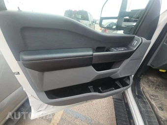 2025 Ford Super Duty F-350 XLT Crew Cab Long Bed - miniatura 9