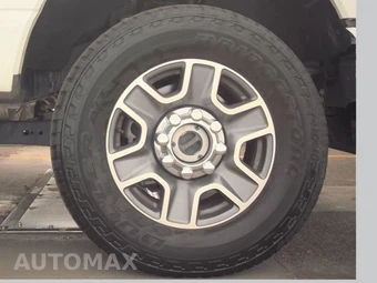 2025 Ford Super Duty F-350 XLT Crew Cab Long Bed - miniatura 10