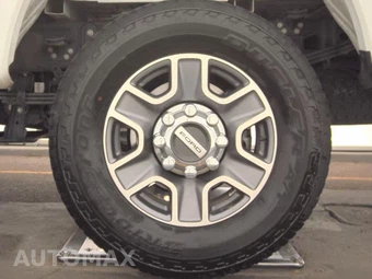 2025 Ford Super Duty F-350 XLT Crew Cab Long Bed - miniatura 12