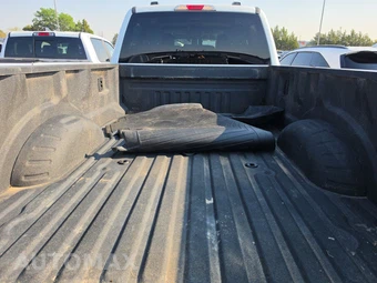 2025 Ford Super Duty F-350 XLT Crew Cab Long Bed - miniatura 23