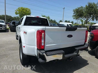 2025 Ford Super Duty F-350 XLT Crew Cab Long Bed DRW - miniatura 2