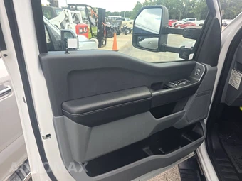 2025 Ford Super Duty F-350 XLT Crew Cab Long Bed DRW - miniatura 9