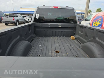 2025 Ford Super Duty F-350 XLT Crew Cab Long Bed DRW - miniatura 16