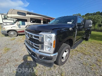 2025 Ford Super Duty F-350 XLT Crew Cab Long Bed DRW