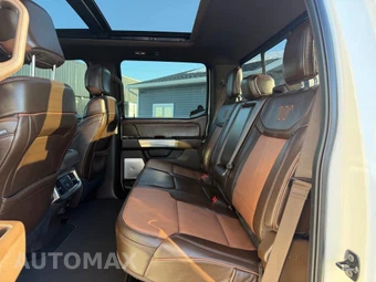 2025 Ford Super Duty F-450 King Ranch Crew Cab Long Bed DRW - miniatura 42