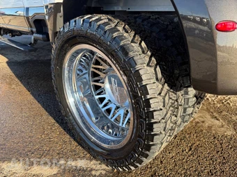 2025 Ford Super Duty F-450 King Ranch Crew Cab Long Bed DRW - miniatura 48