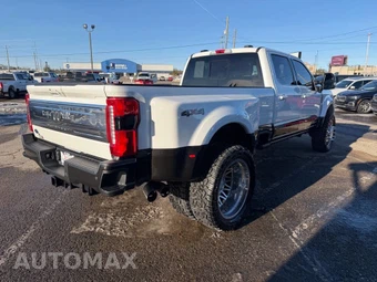 2025 Ford Super Duty F-450 King Ranch Crew Cab Long Bed DRW - miniatura 5