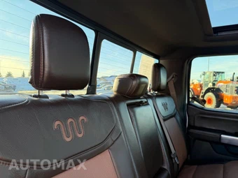 2025 Ford Super Duty F-450 King Ranch Crew Cab Long Bed DRW - miniatura 63