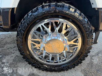 2025 Ford Super Duty F-450 King Ranch Crew Cab Long Bed DRW - miniatura 78