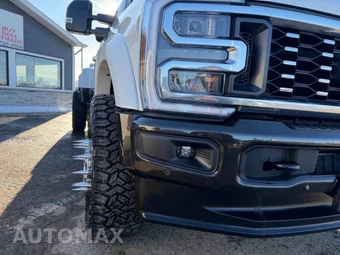 2025 Ford Super Duty F-450 King Ranch Crew Cab Long Bed DRW - miniatura 86
