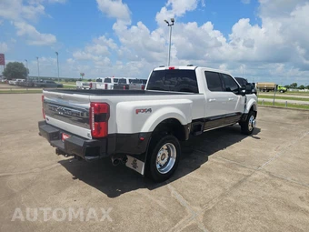 2025 Ford Super Duty F-450 King Ranch Crew Cab Long Bed DRW - miniatura 4
