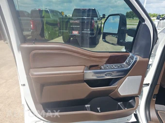 2025 Ford Super Duty F-450 King Ranch Crew Cab Long Bed DRW - miniatura 9