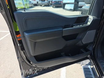 2025 Ford Super Duty F-450 LARIAT Crew Cab Long Bed DRW - miniatura 9