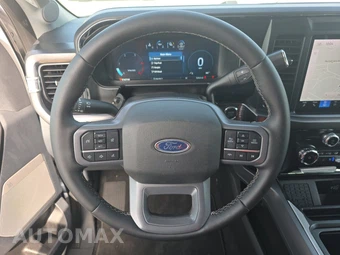 2025 Ford Super Duty F-450 LARIAT Crew Cab Long Bed DRW - miniatura 10