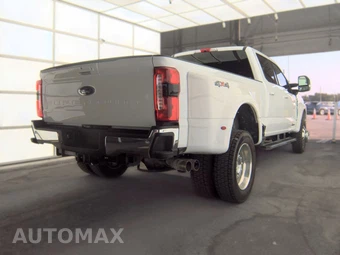 2025 Ford Super Duty F-450 LARIAT Crew Cab Long Bed DRW - miniatura 4