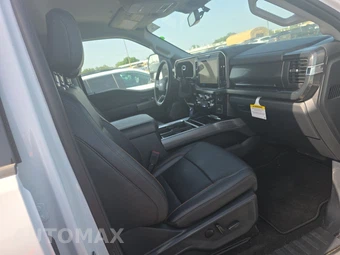 2025 Ford Super Duty F-450 LARIAT Crew Cab Long Bed DRW - miniatura 8
