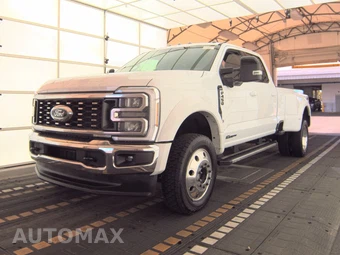 2025 Ford Super Duty F-450 LARIAT Crew Cab Long Bed DRW