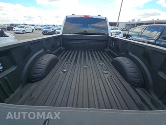 2025 Ford Super Duty F-450 LARIAT Crew Cab Long Bed DRW - miniatura 16
