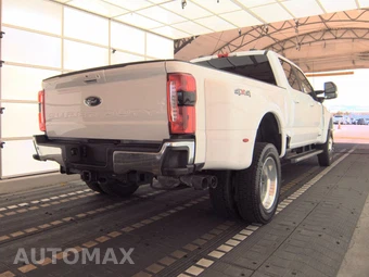 2025 Ford Super Duty F-450 LARIAT Crew Cab Long Bed DRW - miniatura 4