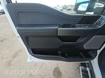 2025 Ford Super Duty F-450 LARIAT Crew Cab Long Bed DRW - miniatura 9