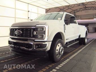 2025 Ford Super Duty F-450 LARIAT Crew Cab Long Bed DRW