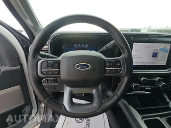 2025 Ford Super Duty F-450 LARIAT Crew Cab Long Bed DRW - miniatura 10
