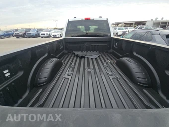 2025 Ford Super Duty F-450 LARIAT Crew Cab Long Bed DRW - miniatura 16
