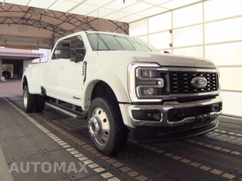 2025 Ford Super Duty F-450 LARIAT Crew Cab Long Bed DRW - miniatura 3